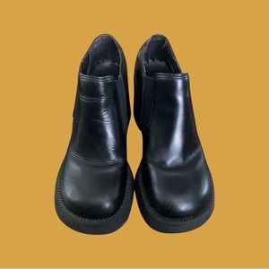 #Vintage 90’s pumps.
Super cute and perfect for any mini skirt and tights
Size 7